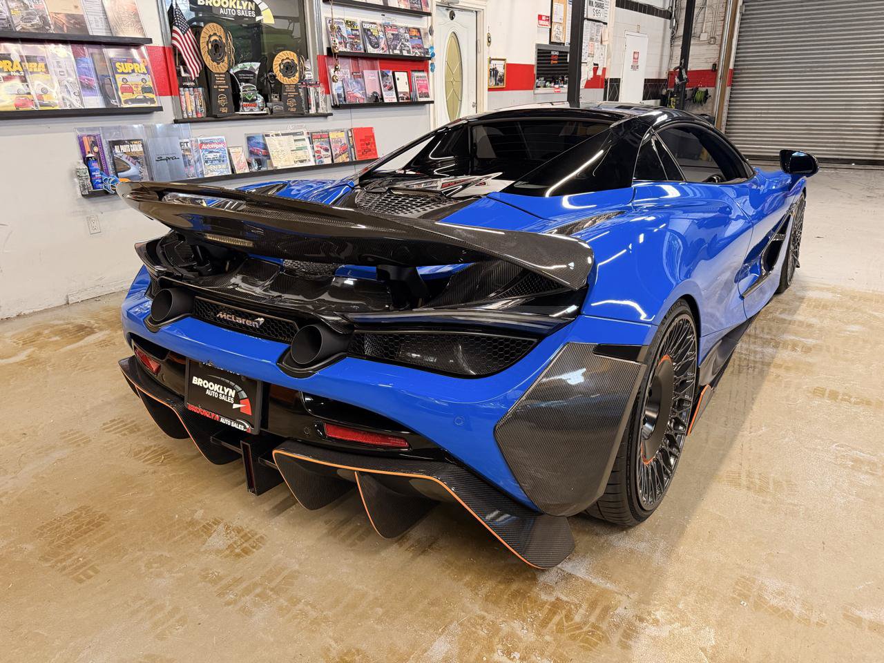 Used 2022 McLaren 720S Performance RWD image 11