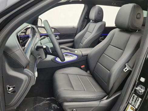Used 2025 Mercedes-Benz GLS 450 4MATIC image 15