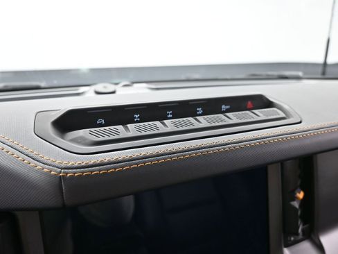 Used 2024 Ford Bronco Badlands image 17