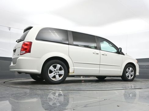 Used 2013 Dodge Grand Caravan SE image 22