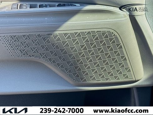 New 2026 Kia Carnival FWD image 23