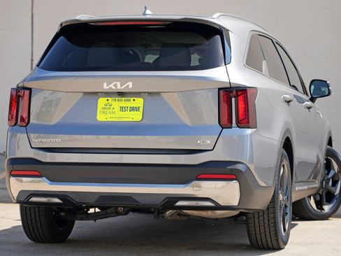 Used 2025 Kia Sorento EX w/ EX Panoramic Sunroof Package AWD/4WD image 5