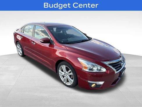 Used 2013 Nissan Altima 3.5 SV w/ Navigation Pkg FWD image 3