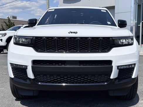 New 2025 Jeep Grand Cherokee L Limited w/ Black Appearance Package image 2