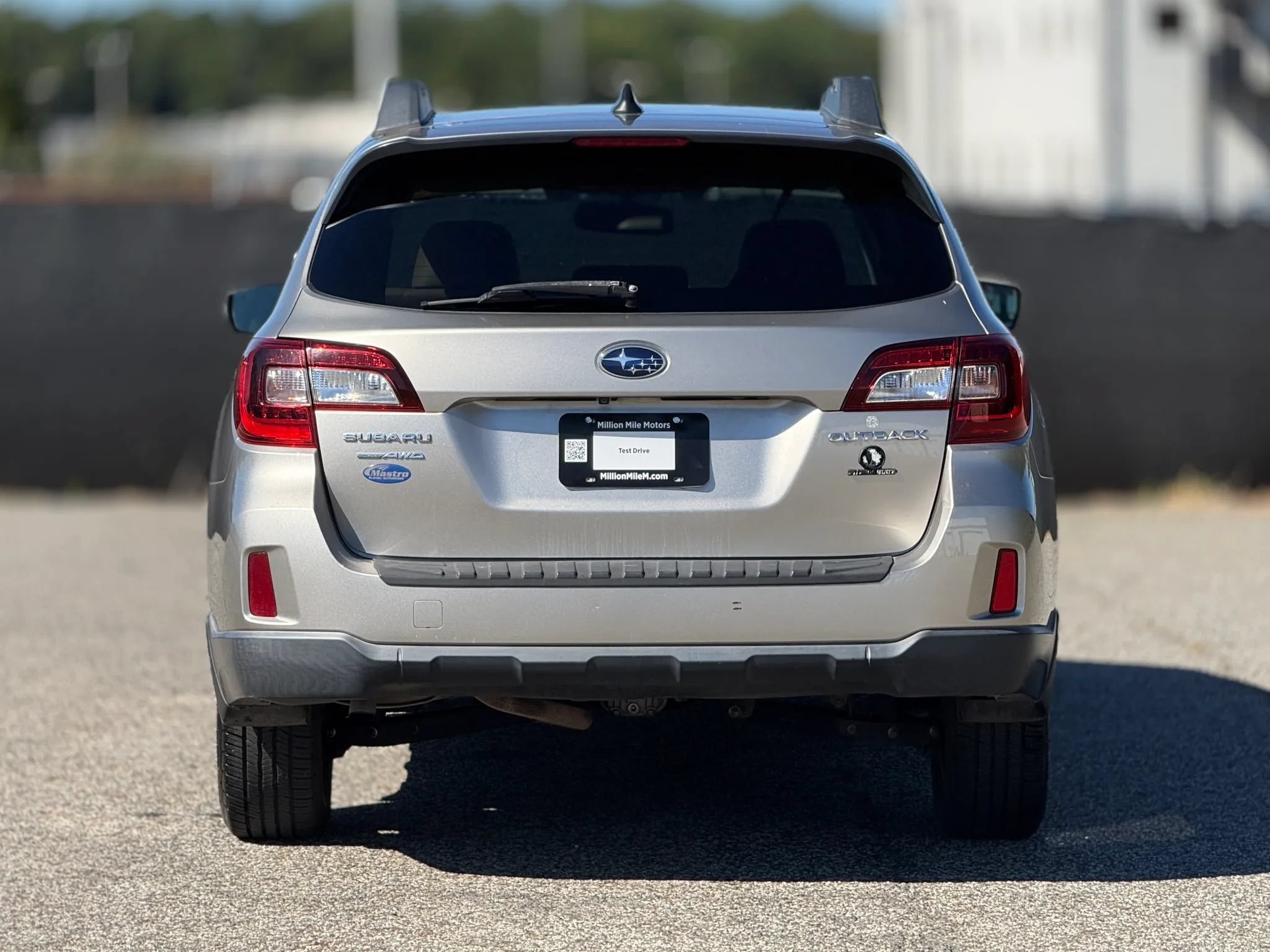 Used 2016 Subaru Outback 2.5i Limited AWD/4WD image 4