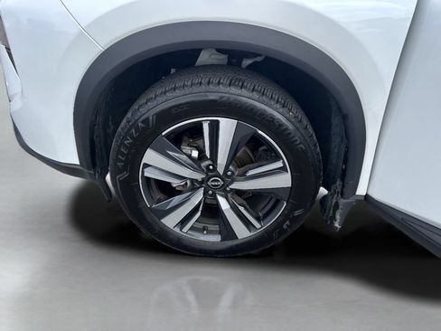 Used 2024 Nissan Rogue SL FWD image 37