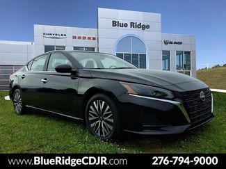 Used 2025 Nissan Altima 2.5 SV FWD video 1