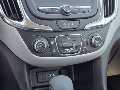 Used 2024 Chevrolet Equinox LS FWD image 19