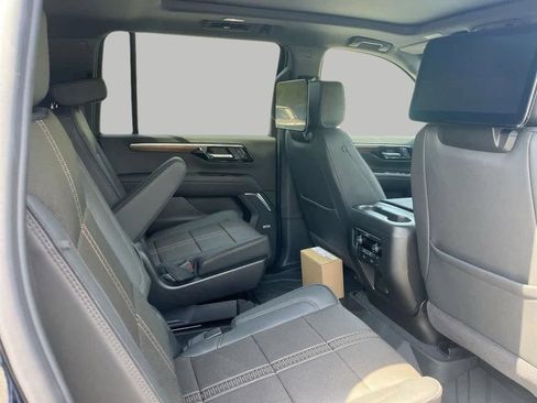 New 2026 Chevrolet Suburban High Country AWD/4WD image 14