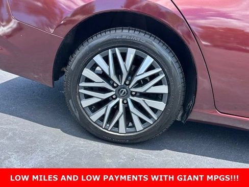 Used 2023 Nissan Altima 2.5 SV FWD image 6