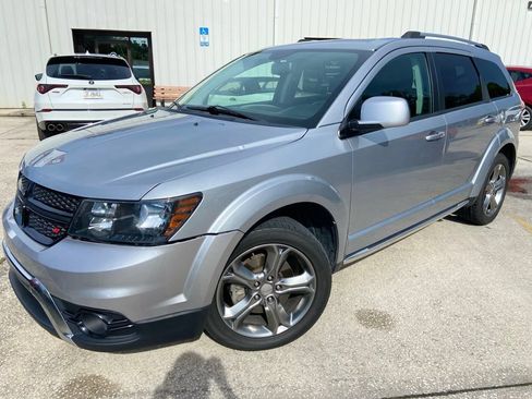 Used 2017 Dodge Journey Crossroad FWD image 1