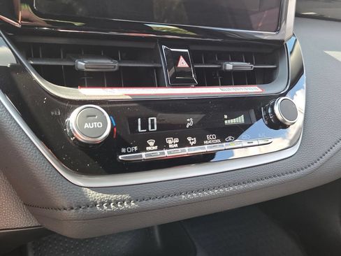 Certified 2025 Toyota Corolla SE FWD image 18