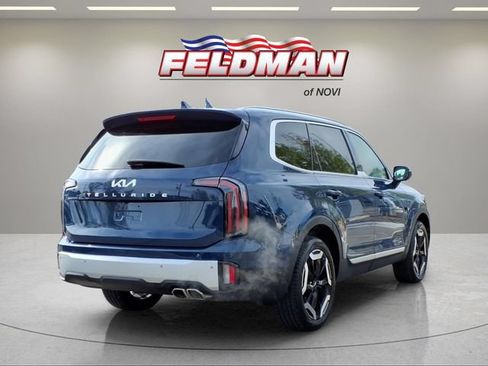 Used 2024 Kia Telluride EX w/ EX Captain's Chair Package FWD image 6