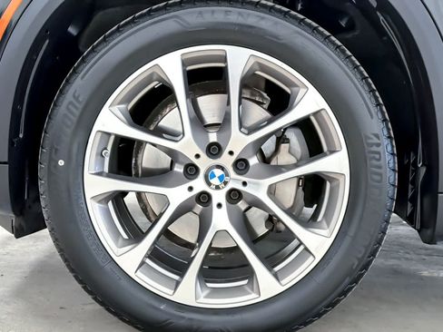Used 2022 BMW X5 xDrive40i w/ Parking Assistance Package AWD/4WD image 27