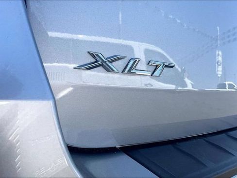 Certified 2024 Ford Explorer XLT RWD image 8