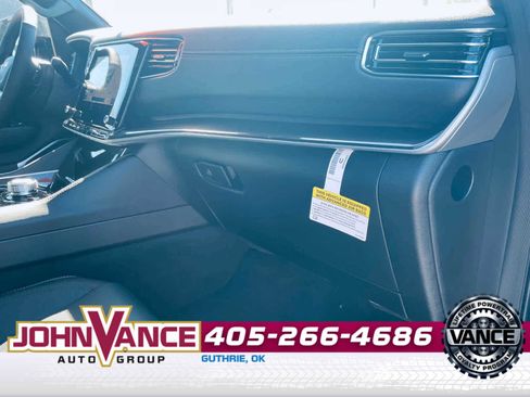 Used 2024 Jeep Wagoneer 4WD image 10