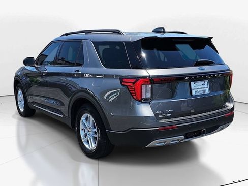 Certified 2025 Ford Explorer Active w/ Active Comfort Package RWD image 7