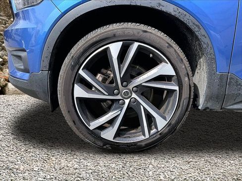 Used 2021 Volvo XC40 T5 R-Design w/ Climate Package image 9