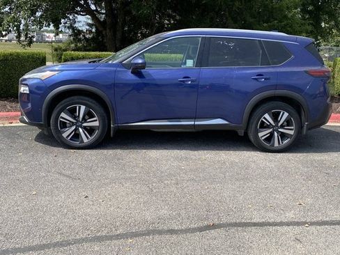 Used 2023 Nissan Rogue SL w/ SL Premium Package FWD image 2