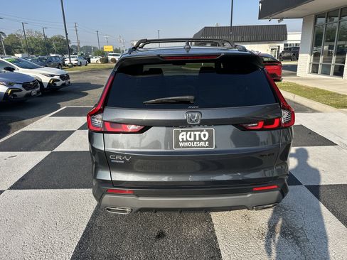 Used 2023 Honda CR-V Sport image 4