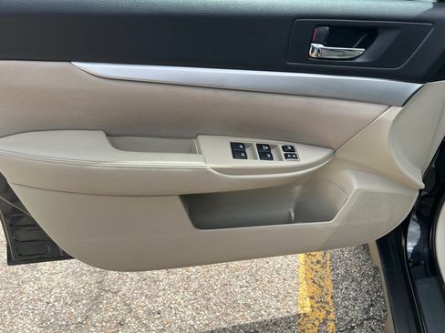 Used 2014 Subaru Outback 2.5i Premium AWD/4WD image 12