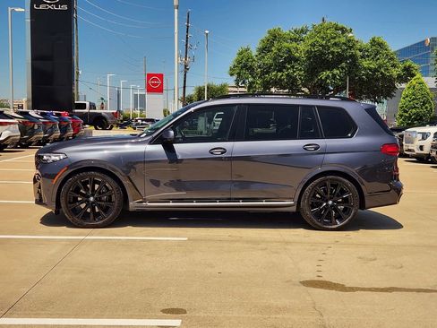 Used 2021 BMW X7 xDrive40i w/ M Sport Package AWD/4WD image 4