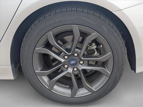 Used 2018 Ford Fusion SE w/ Equipment Group 601A image 8