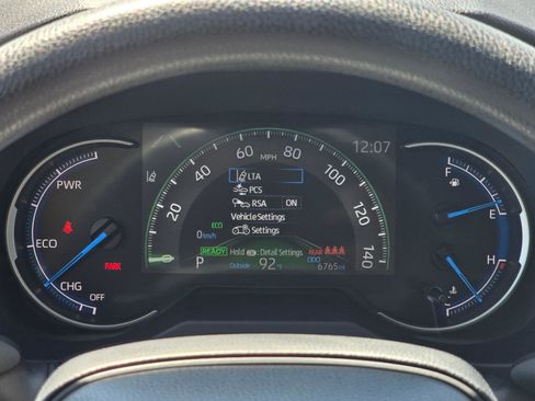 Used 2025 Toyota RAV4 LE AWD/4WD image 18