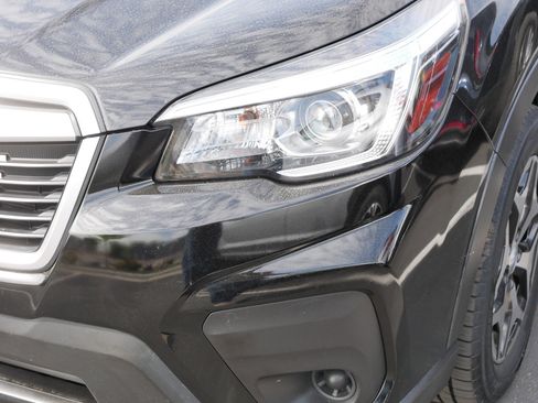 Used 2020 Subaru Forester Premium AWD/4WD image 16