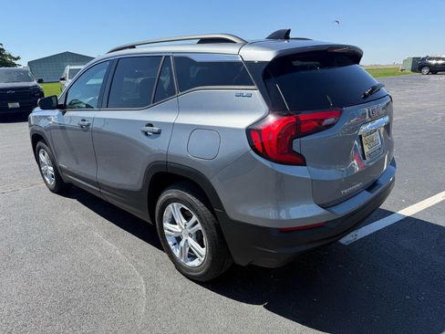Used 2019 GMC Terrain SLE w/ Driver Convenience Package AWD/4WD image 3