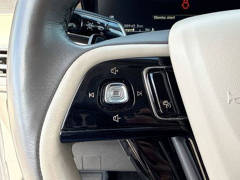 Used 2022 Lincoln Corsair Reserve w/ Equipment Group 201A image 39