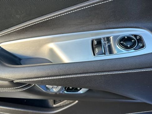 Used 2022 Chevrolet Corvette w/ Z51 Performance Package image 11