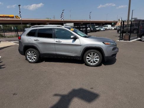 Used 2016 Jeep Cherokee Limited AWD/4WD image 17
