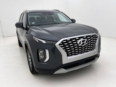 Used 2022 Hyundai Palisade SEL w/ Premium Package AWD/4WD image 3