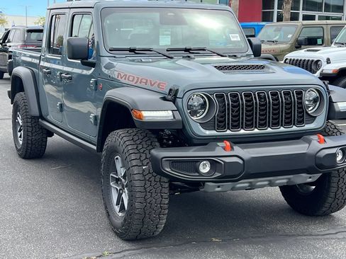 New 2026 Jeep Gladiator Mojave w/ Technology Group AWD/4WD image 10