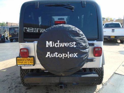 Used 2004 Jeep Wrangler Rubicon w/ Dual Top Group AWD/4WD image 8