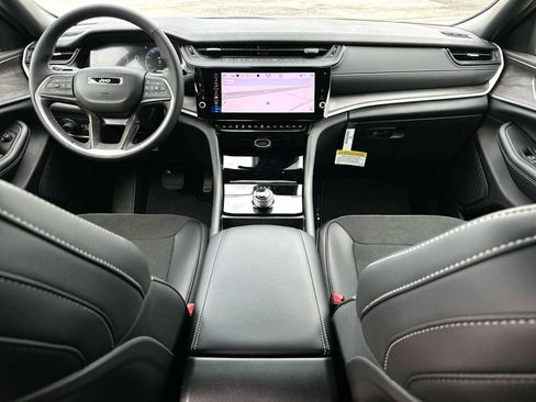 New 2026 Jeep Grand Cherokee Altitude RWD image 25