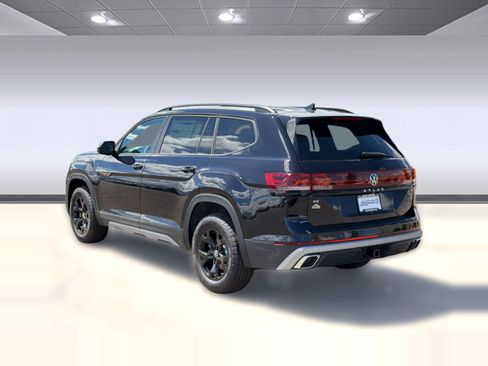 New 2026 Volkswagen Atlas Peak Edition AWD/4WD image 3