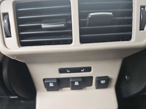 Used 2018 Land Rover Range Rover Velar S AWD/4WD image 14