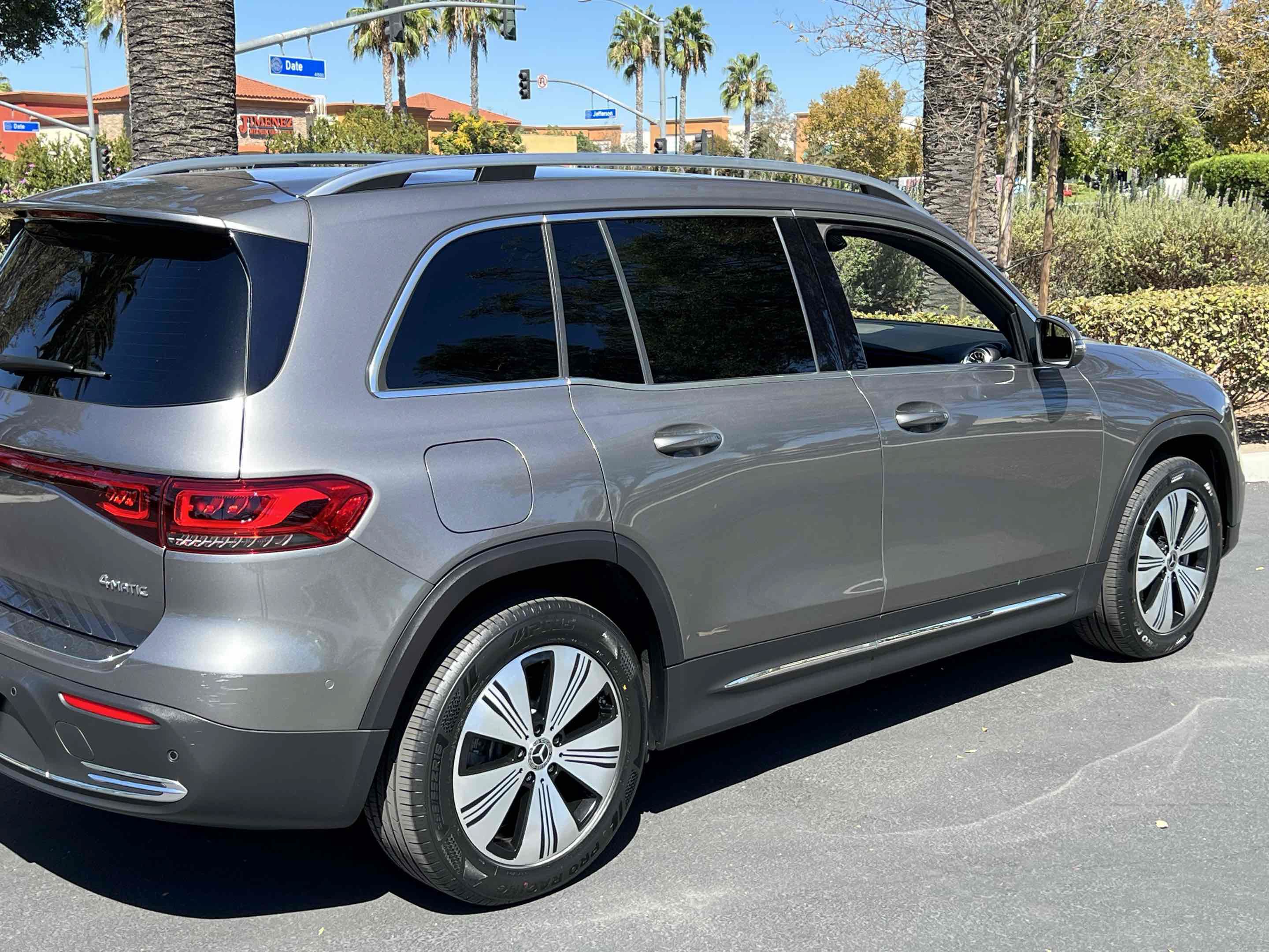 Used 2023 Mercedes-Benz EQB 300 4MATIC image 41