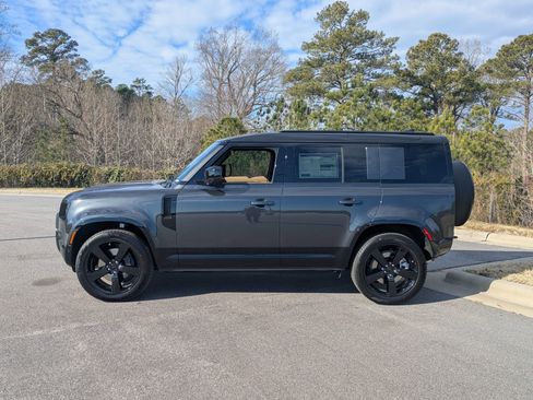 New 2026 Land Rover Defender 110 X-Dynamic SE image 8
