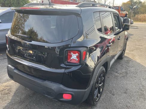 Used 2017 Jeep Renegade Altitude image 9