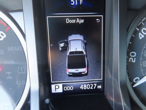 Used 2022 Toyota Tacoma TRD Sport image 19