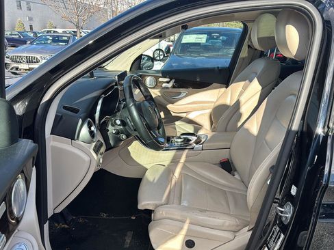 Used 2018 Mercedes-Benz GLC 300 4MATIC image 5