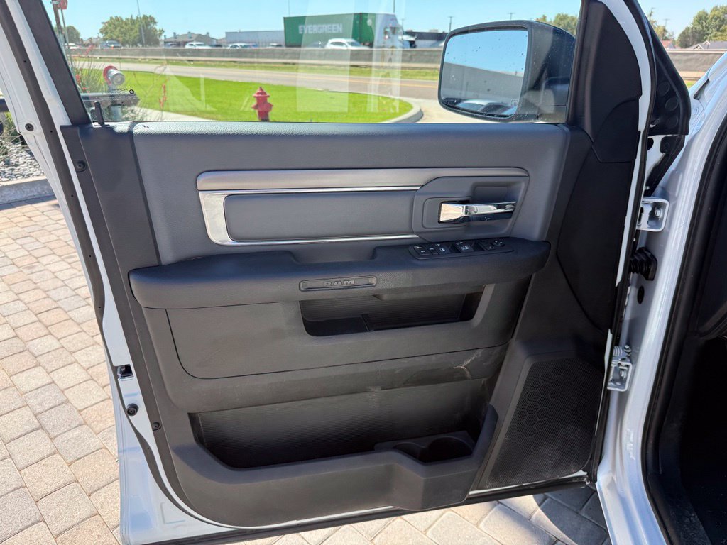 Used 2023 RAM 1500 Classic SLT w/ Electronics Group AWD/4WD image 10