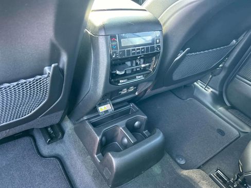 New 2025 Jeep Grand Cherokee L Limited w/ Black Appearance Package AWD/4WD image 19