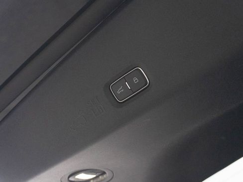 Used 2025 Ford Expedition Active RWD image 17