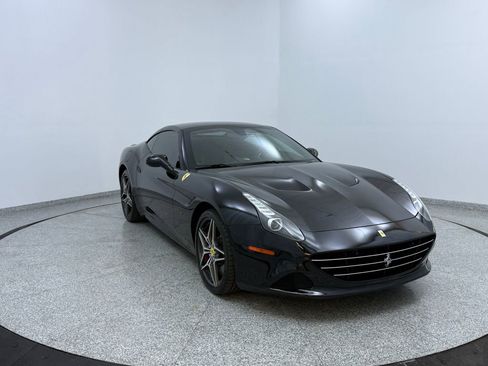 Used 2017 Ferrari California T RWD image 8