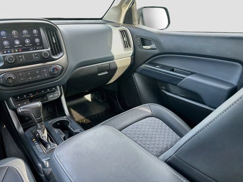 Used 2021 Chevrolet Colorado Z71 w/ Safety Package AWD/4WD image 24