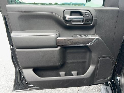 Used 2020 Chevrolet Silverado 1500 LTZ AWD/4WD image 11